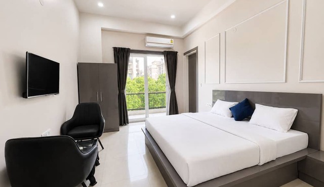 Hotel Blue Fern - Near India Expo Center & Mart, Greater Noida in Greater Noida