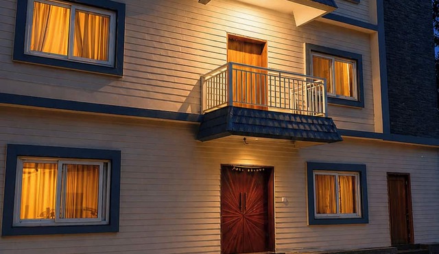 Alaya Stays Snowdrop 3 BHK Apartment