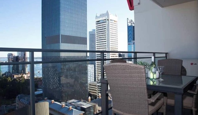 Central CBD EXEC Stunning View Wifi Netflix Wine in Perth