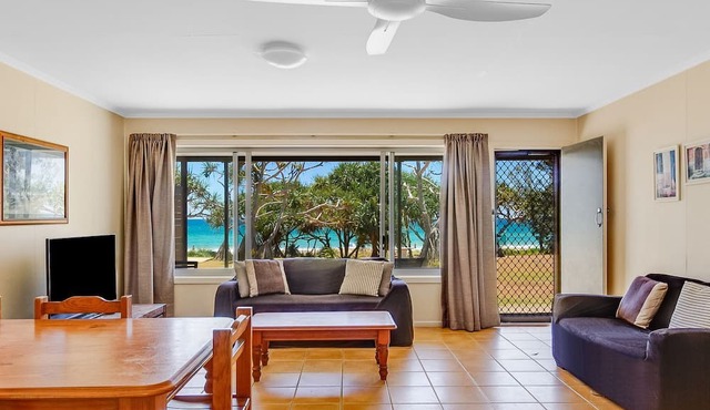 The Dreamery 1 - Absolute Beachfront Tugun in Tugun