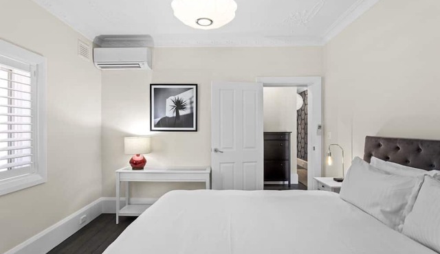 Comfy 2-Bed Apartment with A/C throughout in Manly