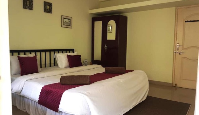 Four Seasons GuestHouse