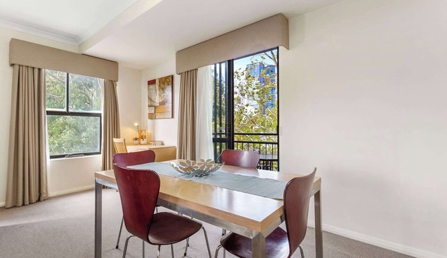 Affordable Central James St Apartment in Northbridge