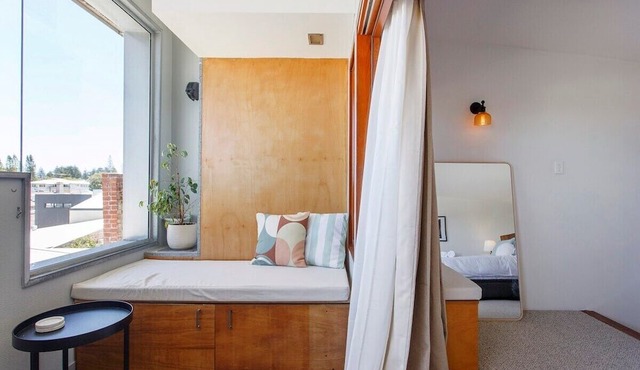 Located in the Old Tannery just minutes walk to Central Fremantle's vibrant City Centre. What you will enjoy: * Peaceful location yet central to markets * Free secure parking for 1 car undercover * Climate controlled air conditioning * in Fremantle