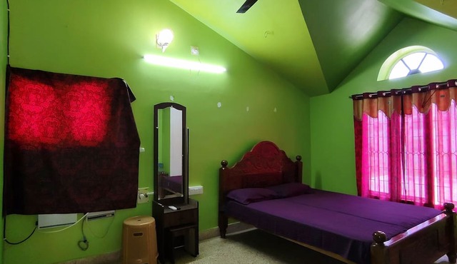 Square & Dormitory Stays
