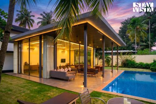 StayVista at Jashn Villa with Infinity Pool