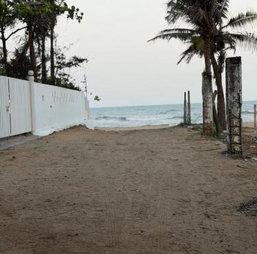 La Ganesha Beach Castle