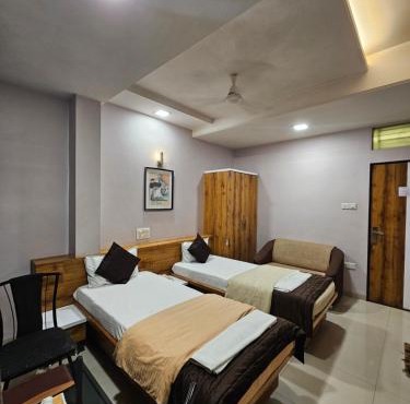 Hotel Royal Residency Executive in Miraj