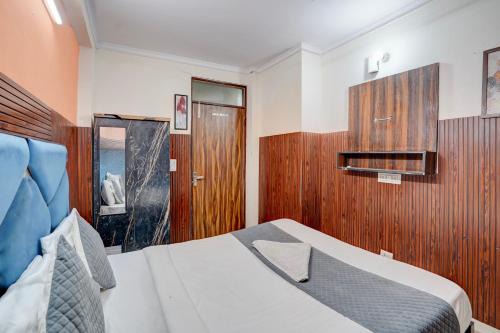 Hotel Happy - Near IGNOU Road