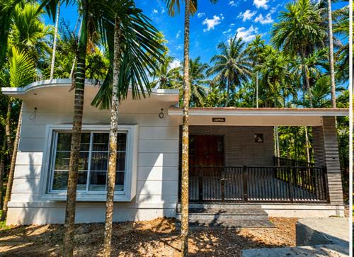 Green horizon villa in Murud
