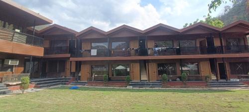 Aqua Forest River Resort
