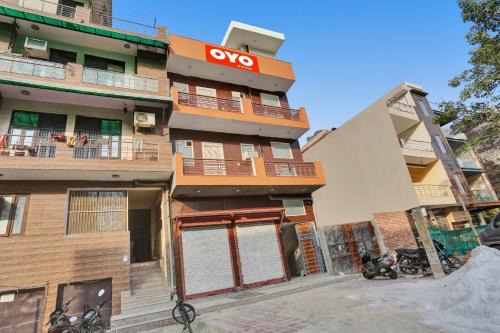 Hotel O Luxury Inn