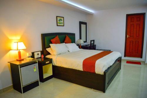 Deepa Restaurant and Tourist Home