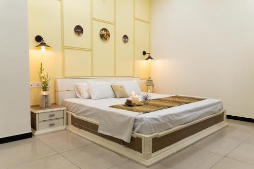Ardra 3BHK Apartment MI Road Jaipur Family Friendly Stay