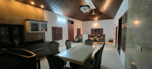 Party Place with pool