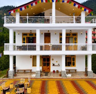 The Outpost - Hallan Valley, Manali - Boutique Stay & Cafe in Nagar