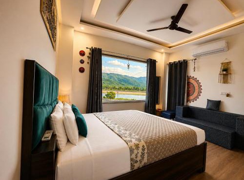 Advaitam Ganga & Hill View Homestay by the Ganges Ghat - Luxury 3 BHK