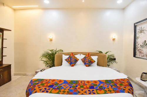 FabHotel Aundh Homtel in Pune
