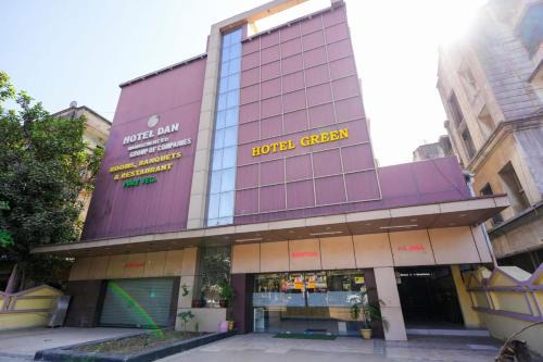 hotel green ac&non ac rooms in Vapi