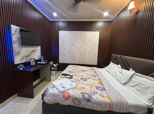 HOTEL Tom and Jerry