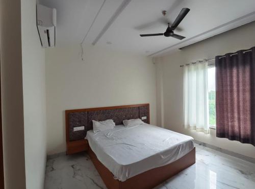 Hotel Mansarover in Rāe Bareli