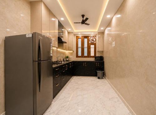 Homlee Parampara 4BHK-Central DEL-Lift-Parking