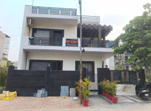 PLAY HOTEL PREET RESIDENCY couple friendly in Greater Noida