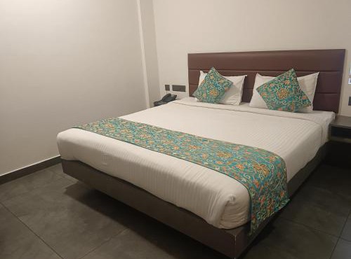 Grand Vistara Airport Suites Cochin with One way Complimentary Airport Transit at 500 metres from Cochin Airport in Nedumbassery