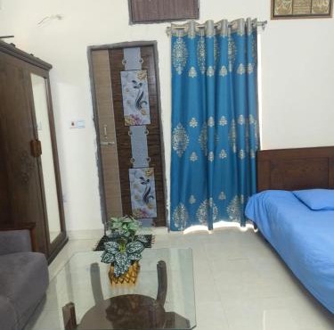Couple & Family Friendly Studio Apartment Near Airport