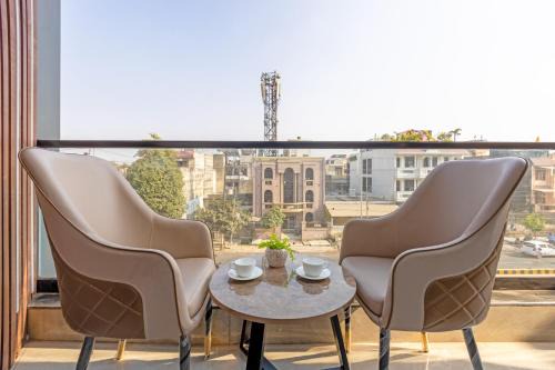 The Embassy Inn - Sector 11 & Near Indoor Stadium
