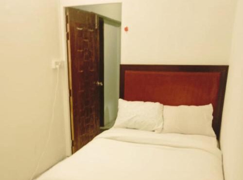 Hotel Golden Bird