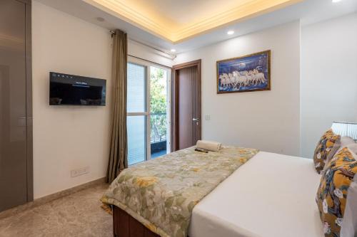 Fortune Home Service Apartment 3Bhk J-150 Near Max Hospital