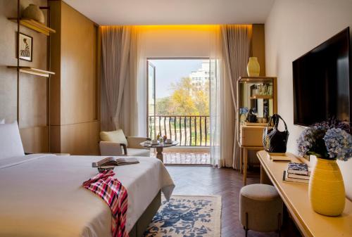 DLF Club 4 in Gurgaon