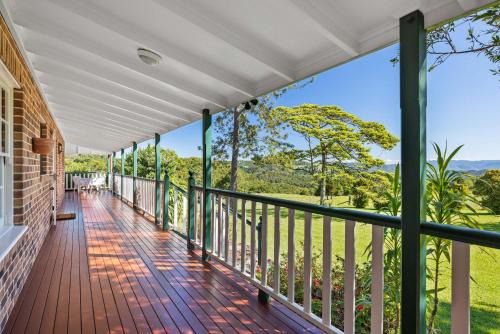 Valley View Retreat Private 36 Acre Hinterland Escape in Witta