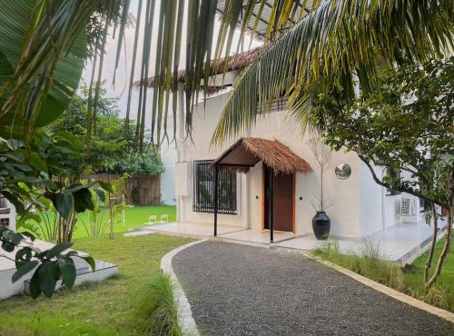 Lush Life - Private Bali-Inspired Villa in Kanāria