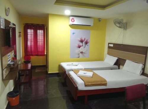 Sri Murugan Beach Paradise Hotel