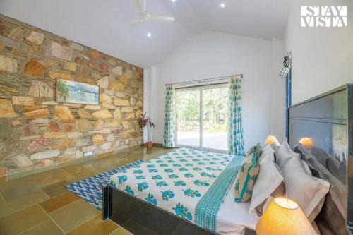 StayVista at Villa M3 - Farmstay with Lawn & Pool