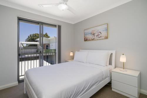 Sunny 2-Bed in Quiet Location with Balcony in Perth