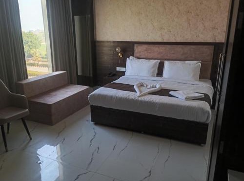 The Aero Lounge Hotel 2kms From Airport in Amritsar
