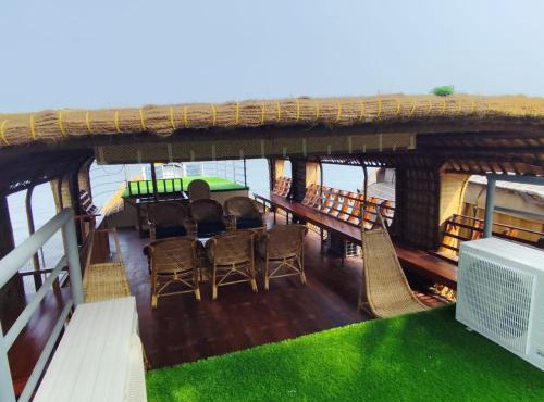 Kalappura Houseboats & Tours