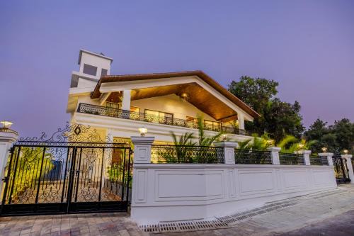 ELIVAAS Signature Valley View 5-BHK Villa With Private Pool, Sit-out Areas, TT Table, Pool Table , Bar & Scenic Views