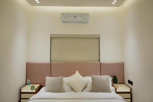 Royale Suites - 3 BHK Serviced Apartment