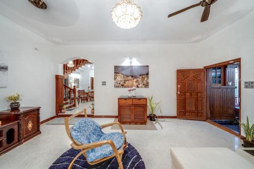 Magnum Opus Party friendly Villa with Theater by Spacez in Bangalore