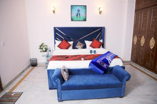 Fortune Home Service Apartment,2Bhk, D-198,SAKET