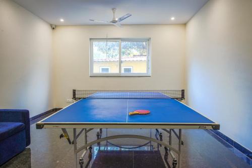 Alaya Stays 3 BHK Apartment with Pool - Veera Marina