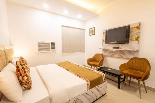 Hotel Cosmo Near BLK Hospital Karol Bagh