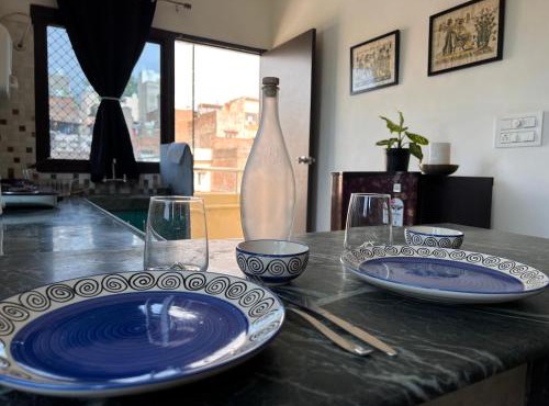 TicAna Apartments with all amenities lake view & terrace garden Ac Kitchen wifi