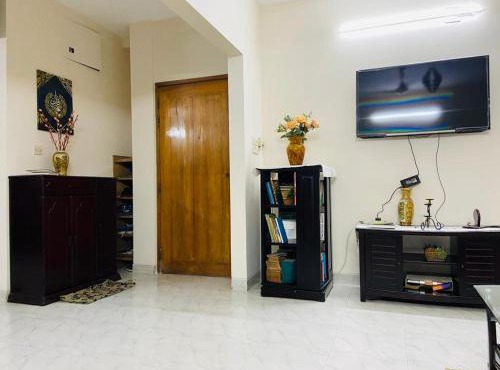 Elegant lakeside apartment near airport in Dhaka