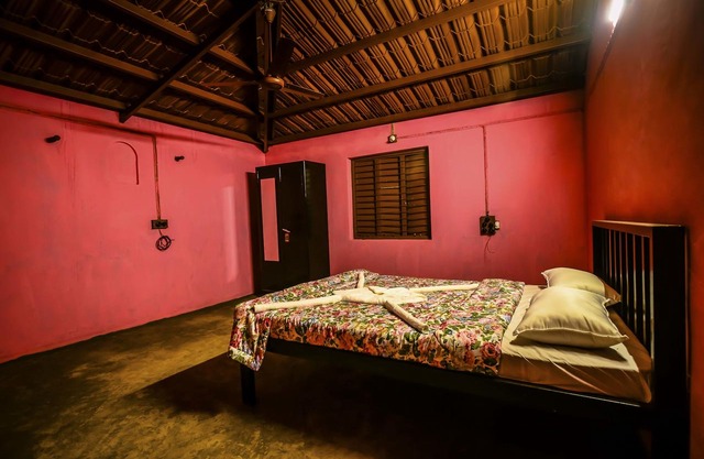 Cozy Basic Room in A Picturesque Wada 8