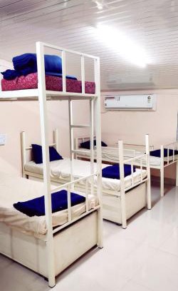 Andheri West Hostel | Waa Bollywood Dormitory